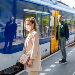 HI - Mund- Und Nasen- Maske In Organic Pink -PureGlow Verkäufe koziol organic hi mund und nasen maske in organic pink 3